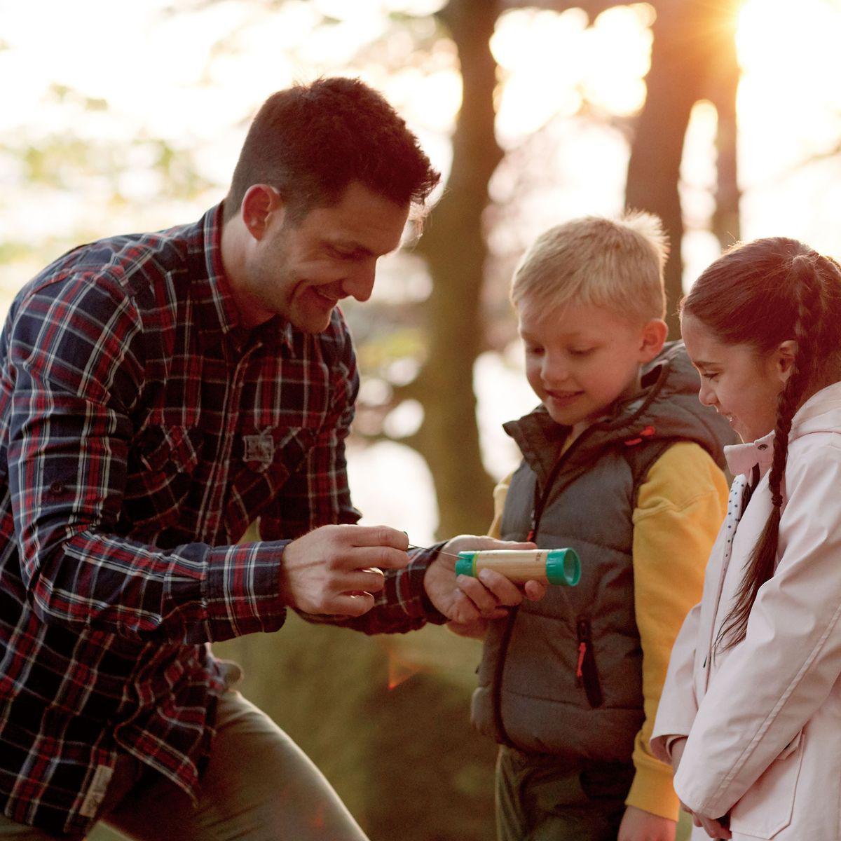Lampe de poche manuelle OUTDOOR Hape