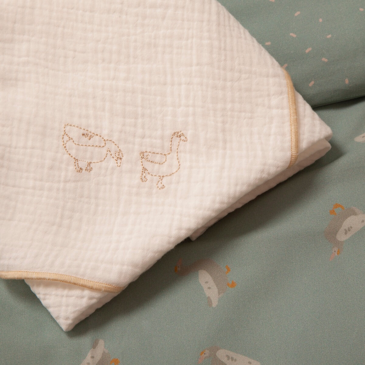 Lange mousseline DUCKS brodé beige 70x70cm