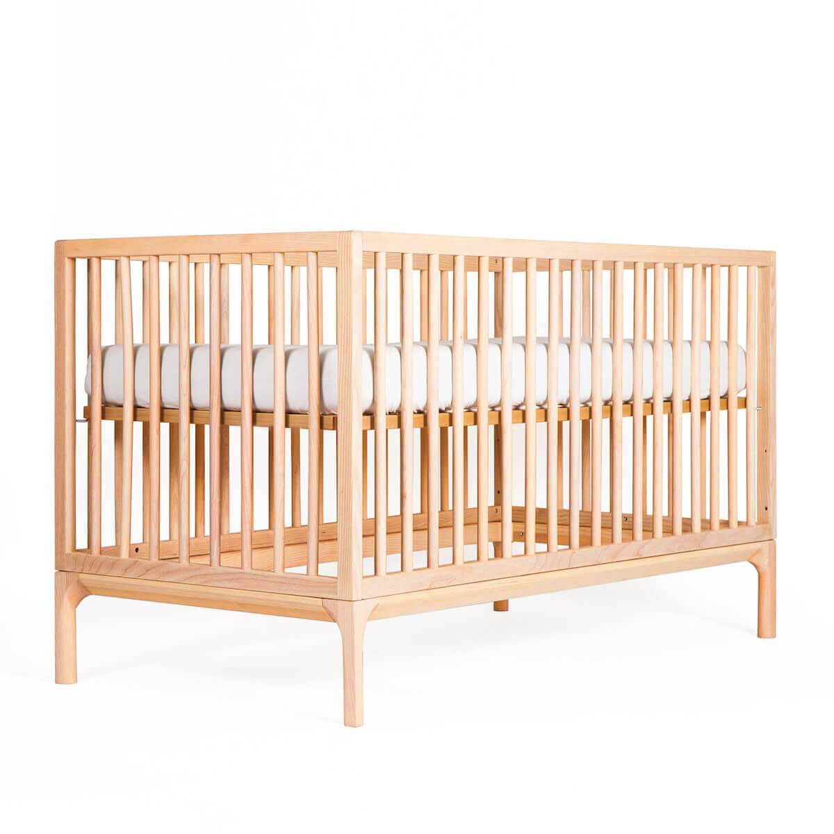 Lit bébé KERA en hêtre avec top Round-pieds Bevel