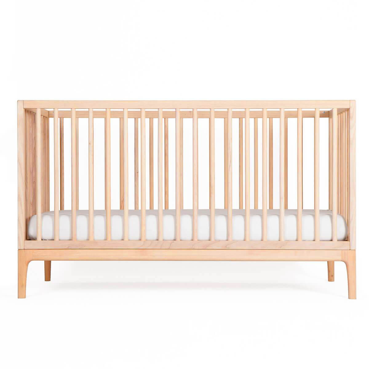Lit bébé KERA en hêtre avec top Round-pieds Curve
