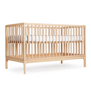 Lit bébé KERA en hêtre avec top Straight-pieds Bevel