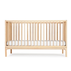 Lit bébé KERA en hêtre avec top Straight-pieds Bevel