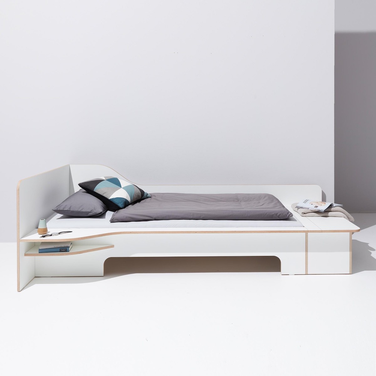 Lit individuel 90x200cm avec table de nuit PLANE Müller Small Living