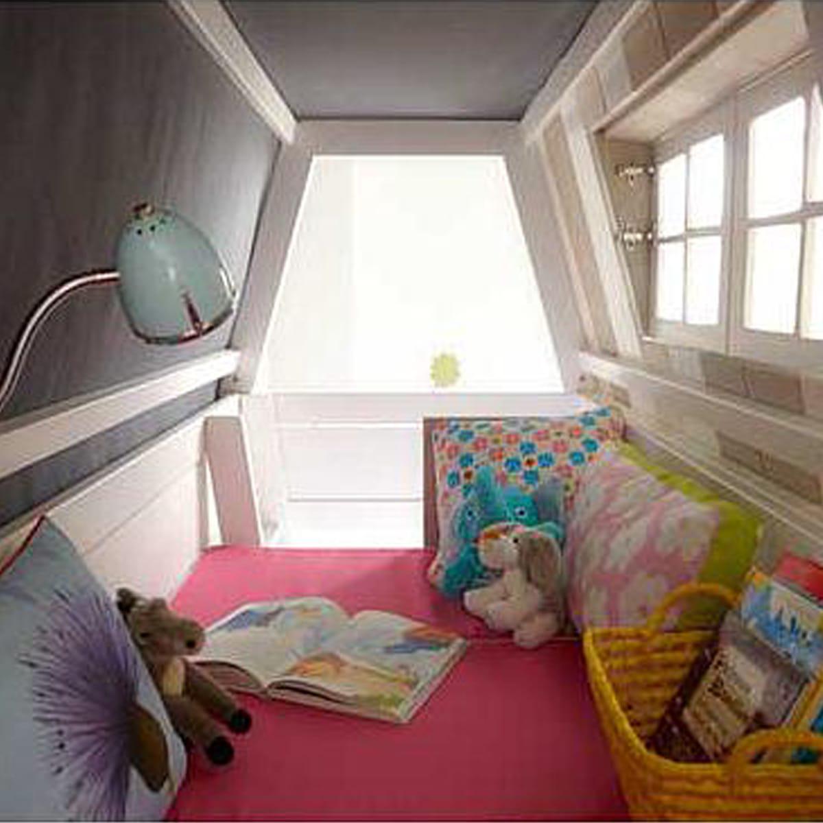 Lits évolutifs cabane superposés 90x200cm sommier LUXE HANGOUT Lifetime blanchi (échelle intérieure)