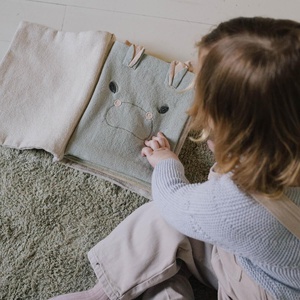 Livre sensoriel ANIMAL CREW 22x28cm Lorena Canals