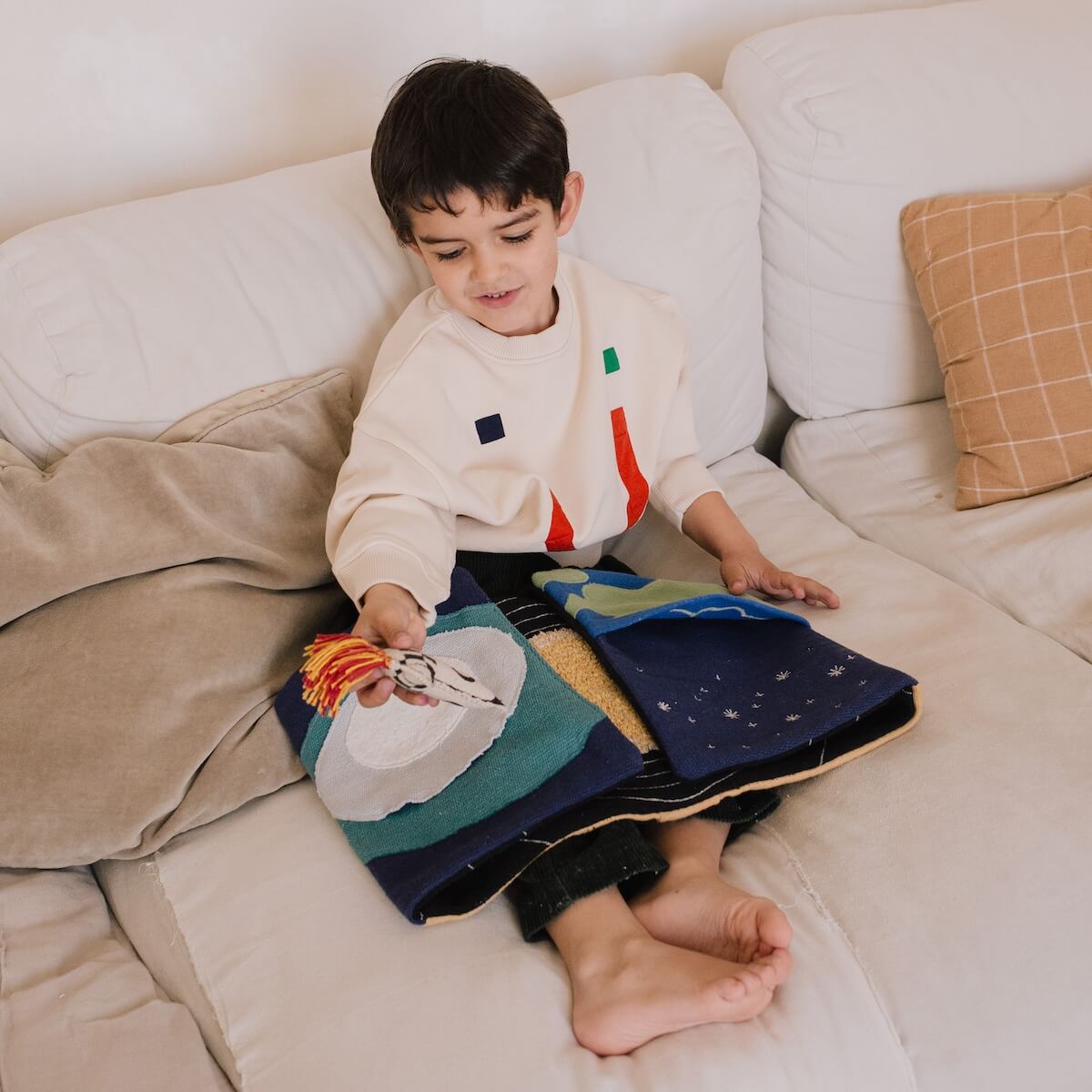 Livre sensoriel GALAXY 22x28cm Lorena Canals