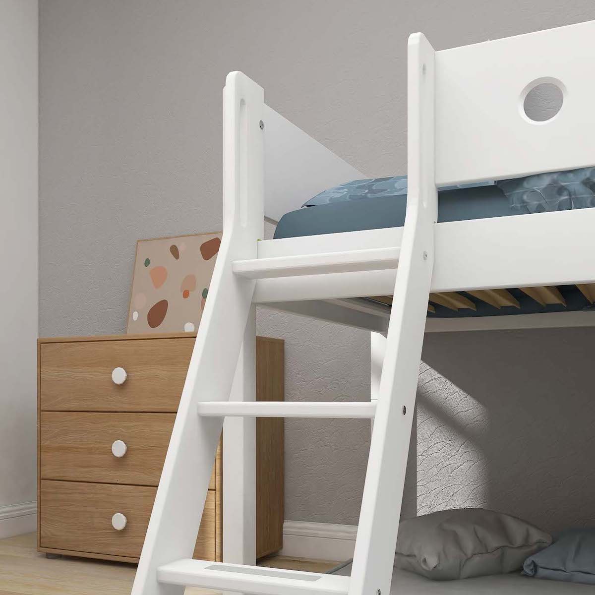 Mid sleeper WHITE 200x90 Sl. ladder & Tree hut Oak window
