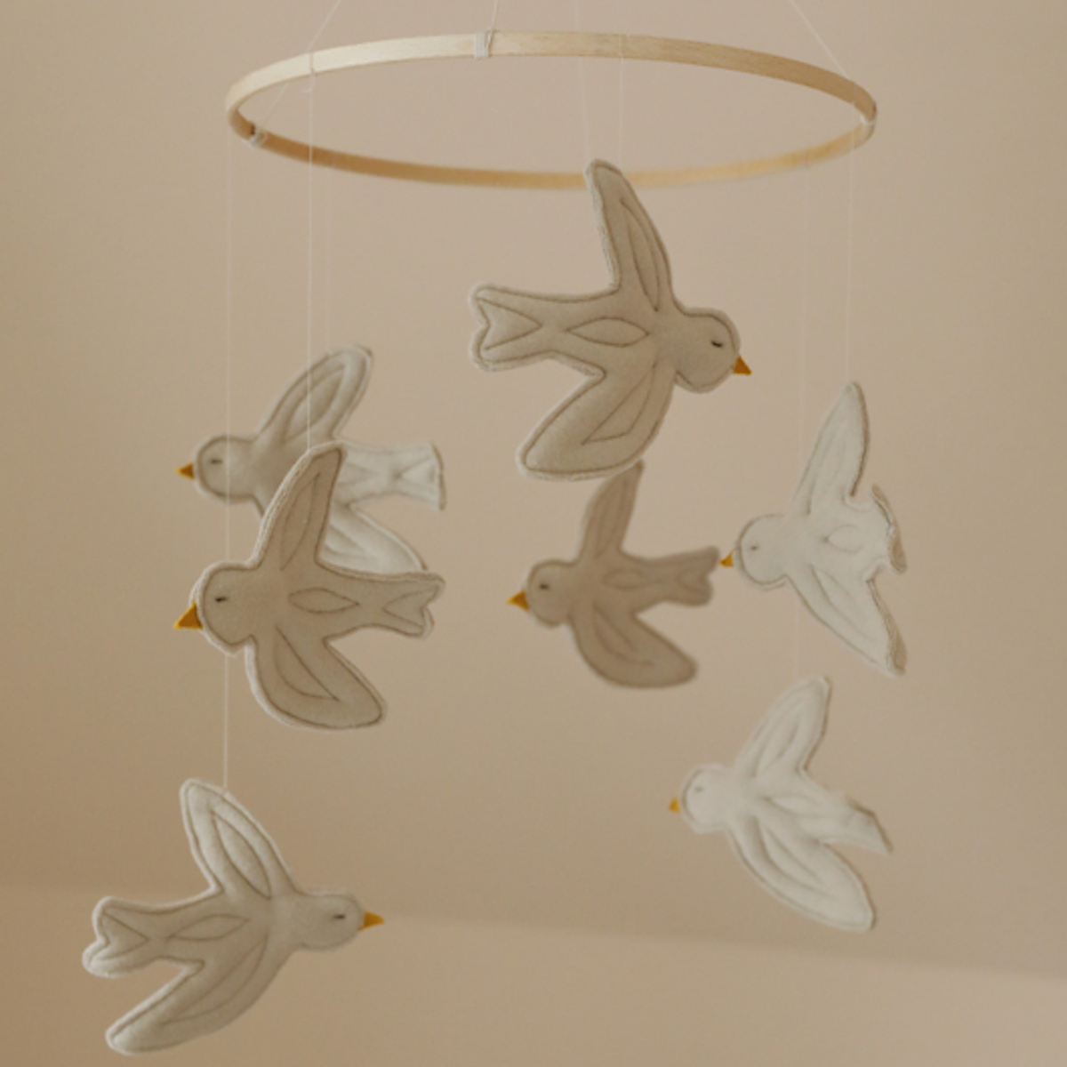 Mobile BIRDS Nanami off white