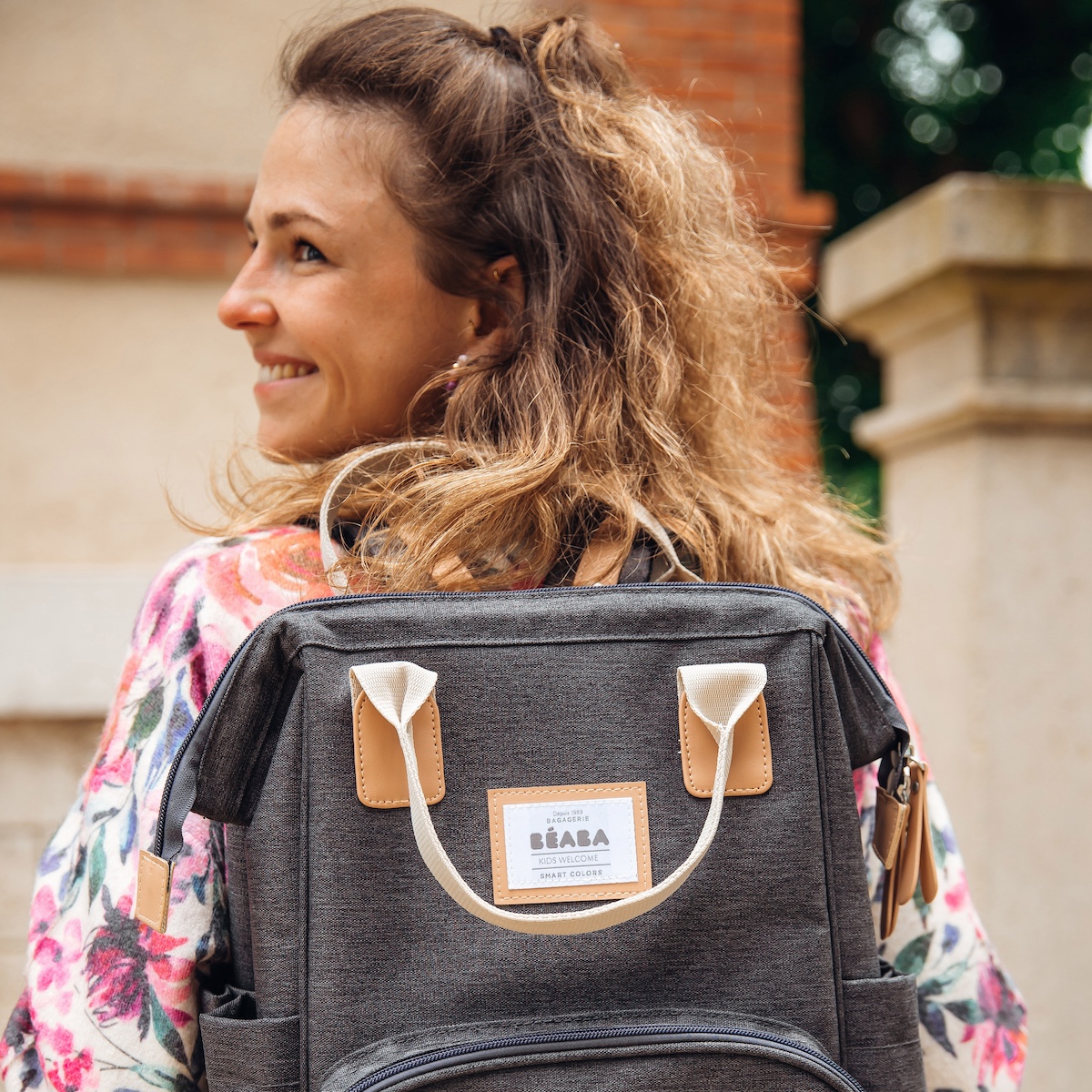 Mochila cambiador Wellington Beaba gris oscuro