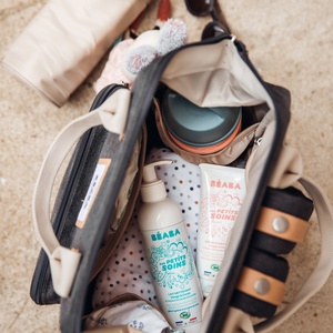 Mochila cambiador Wellington Beaba gris oscuro