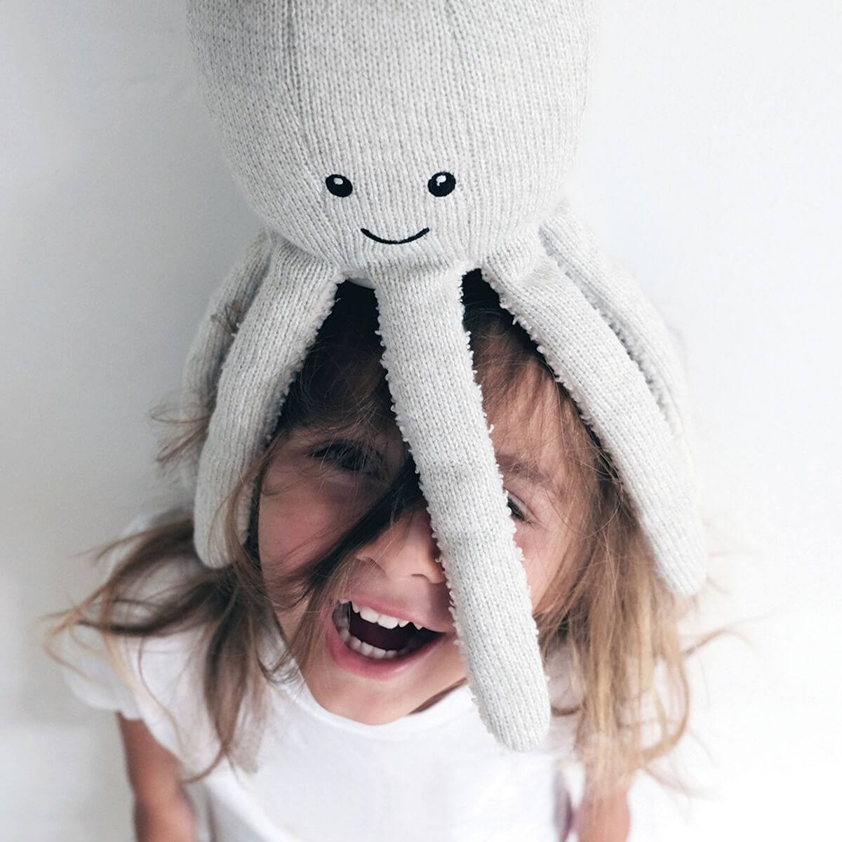 Peluche musicale Bluetooth speaker OLLY Flow Amsterdam gris