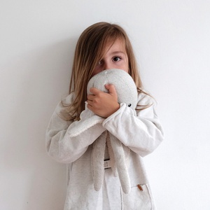 Peluche musicale Bluetooth speaker OLLY Flow Amsterdam gris