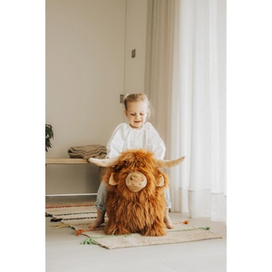 Peluche sauteuse HIGHLAND COW Wild & Soft