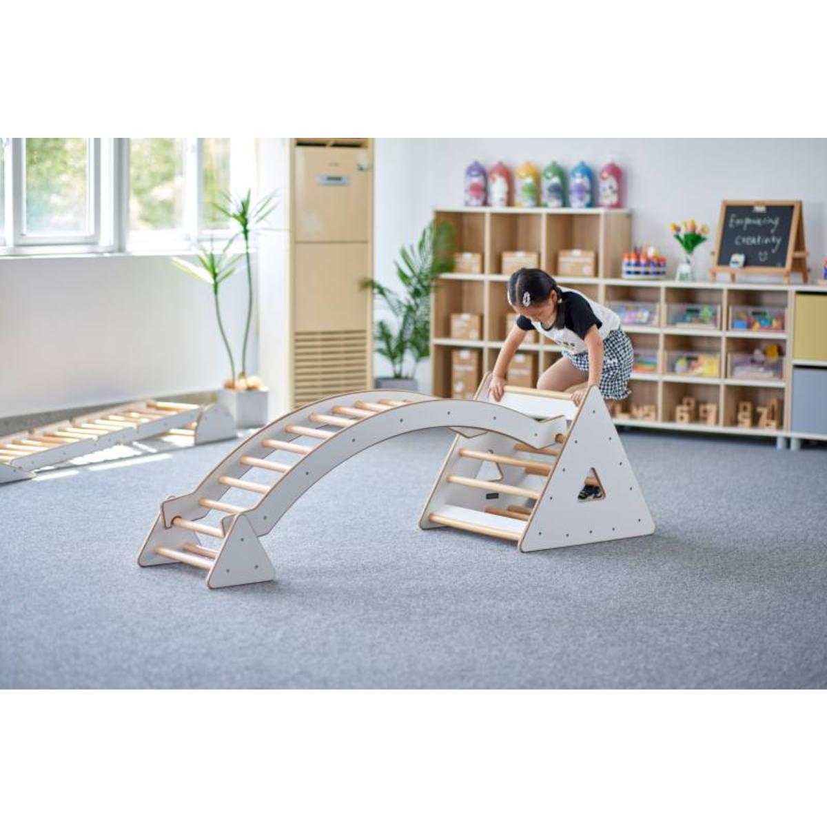 Pikler triangle d'escalade Beleduc