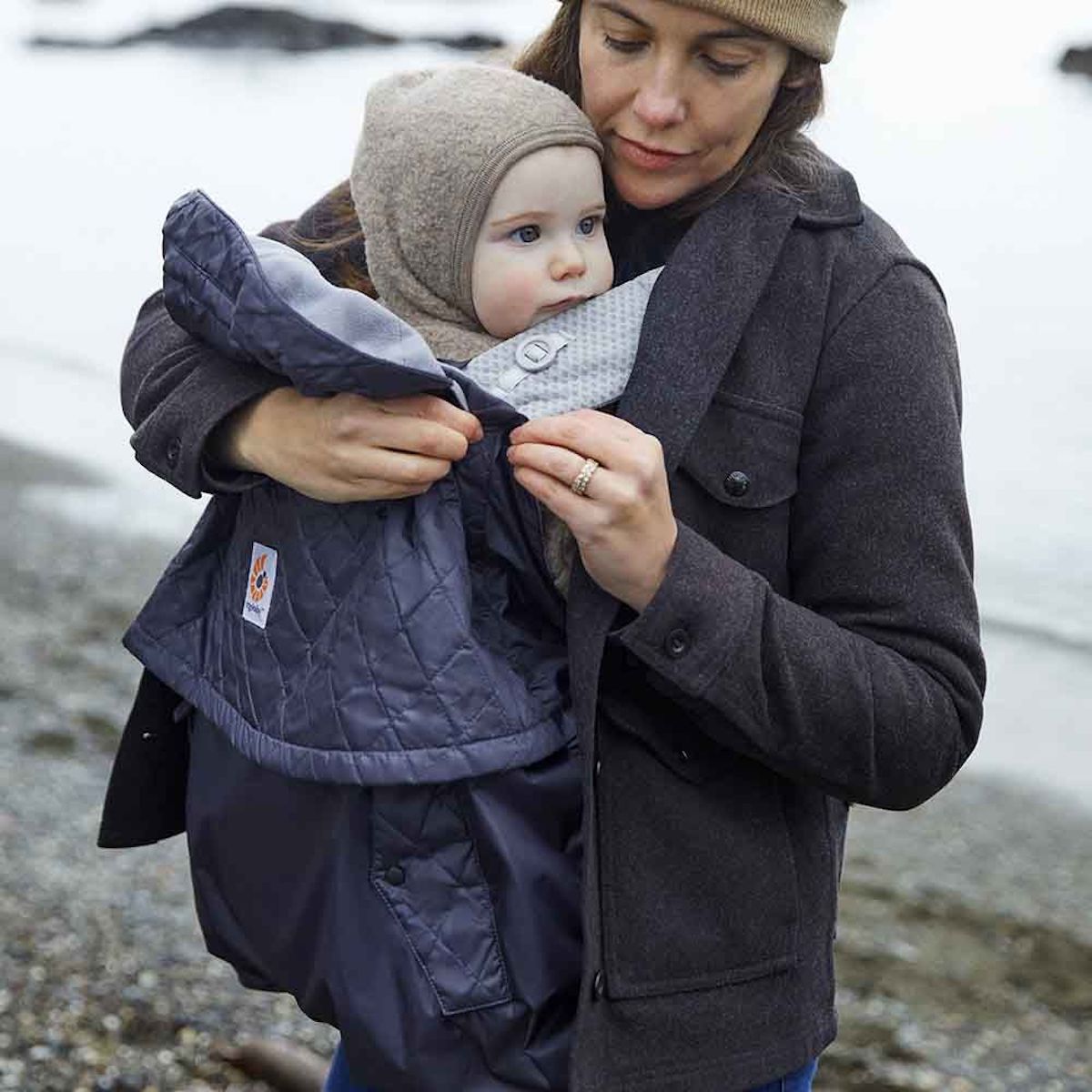 Porte bébé Cocon Hiver Ergobaby noir