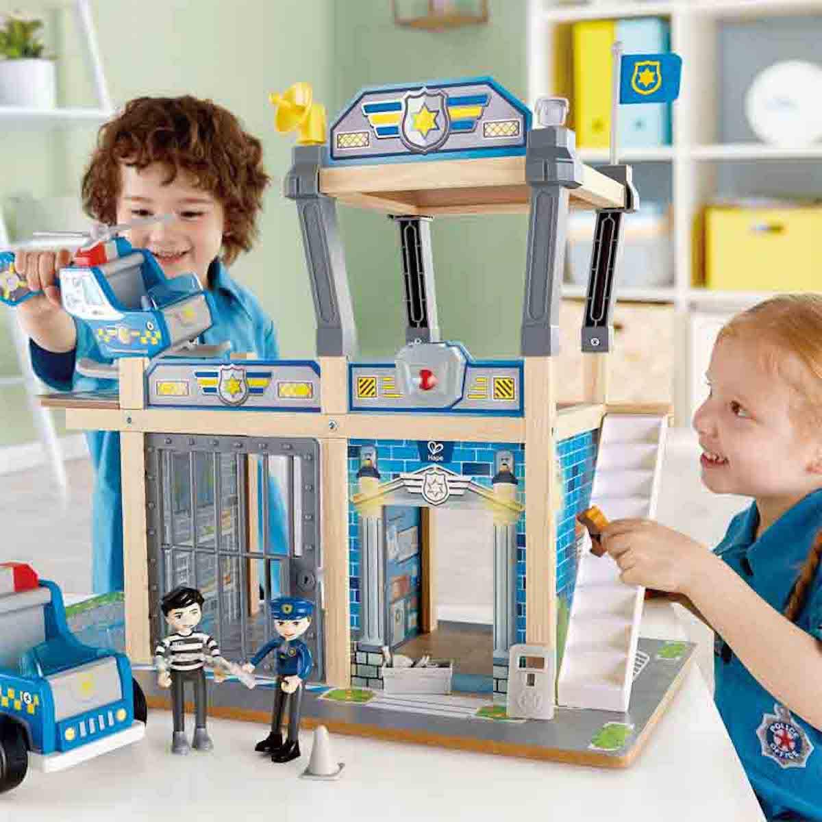 Poste de police Set Hape