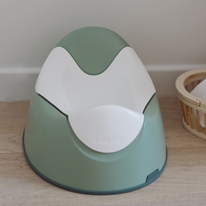 Pot ergonomique Vert sauge Beaba