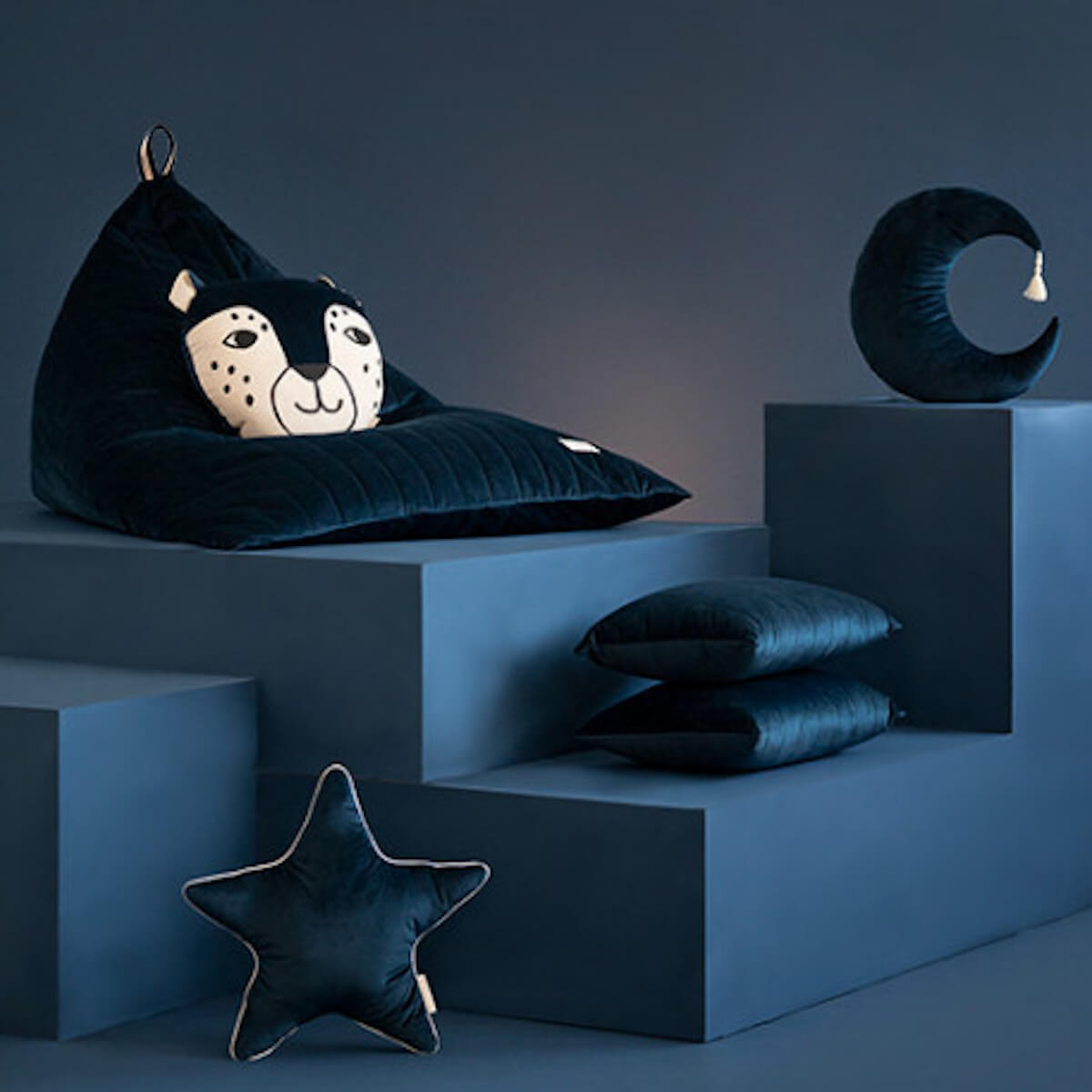Pouf 115x77cm ESSAOUIRA Nobodinoz Night Blue