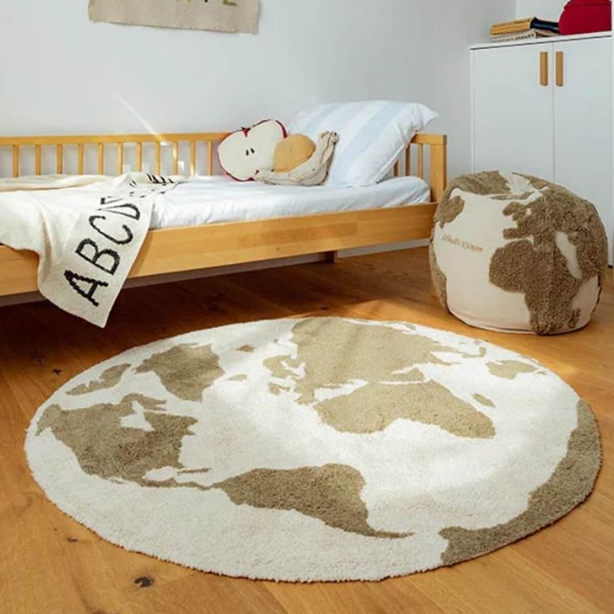 Pouf 45x50cm WORLD MAP Rugcycled Lorena Canals