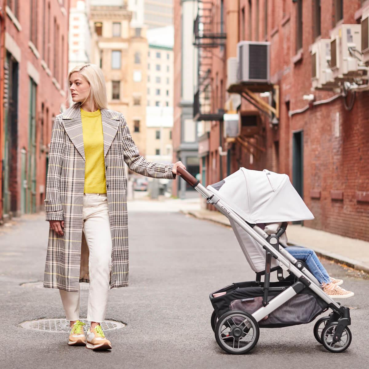 Poussette CRUZ V2 Uppababy Bryce blanc-silver-saddle leather