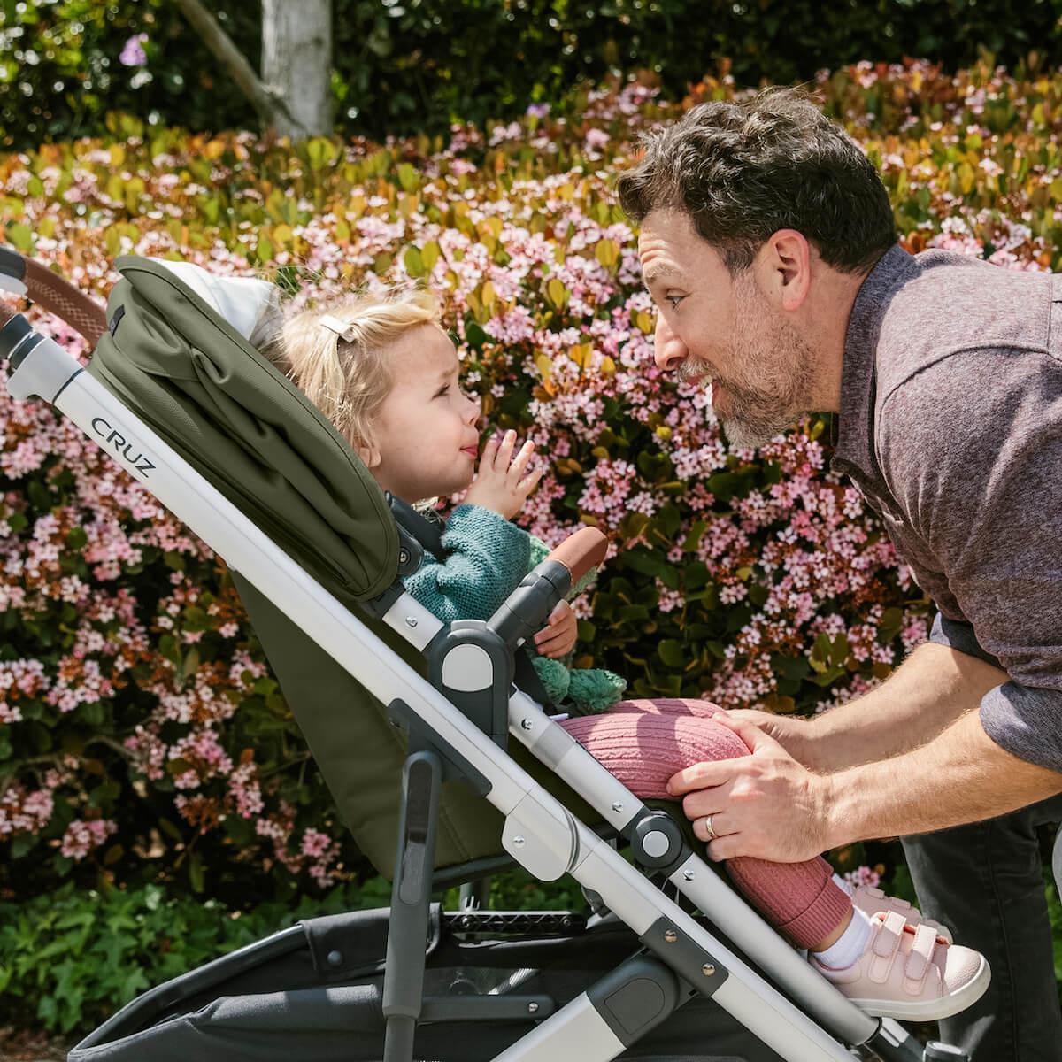 Poussette CRUZ V2 Uppababy Hazel olive-silver-saddle leather