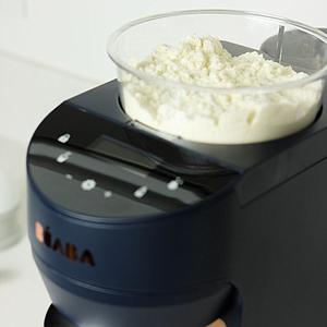 Préparateur biberons automatique MILKEO Beaba