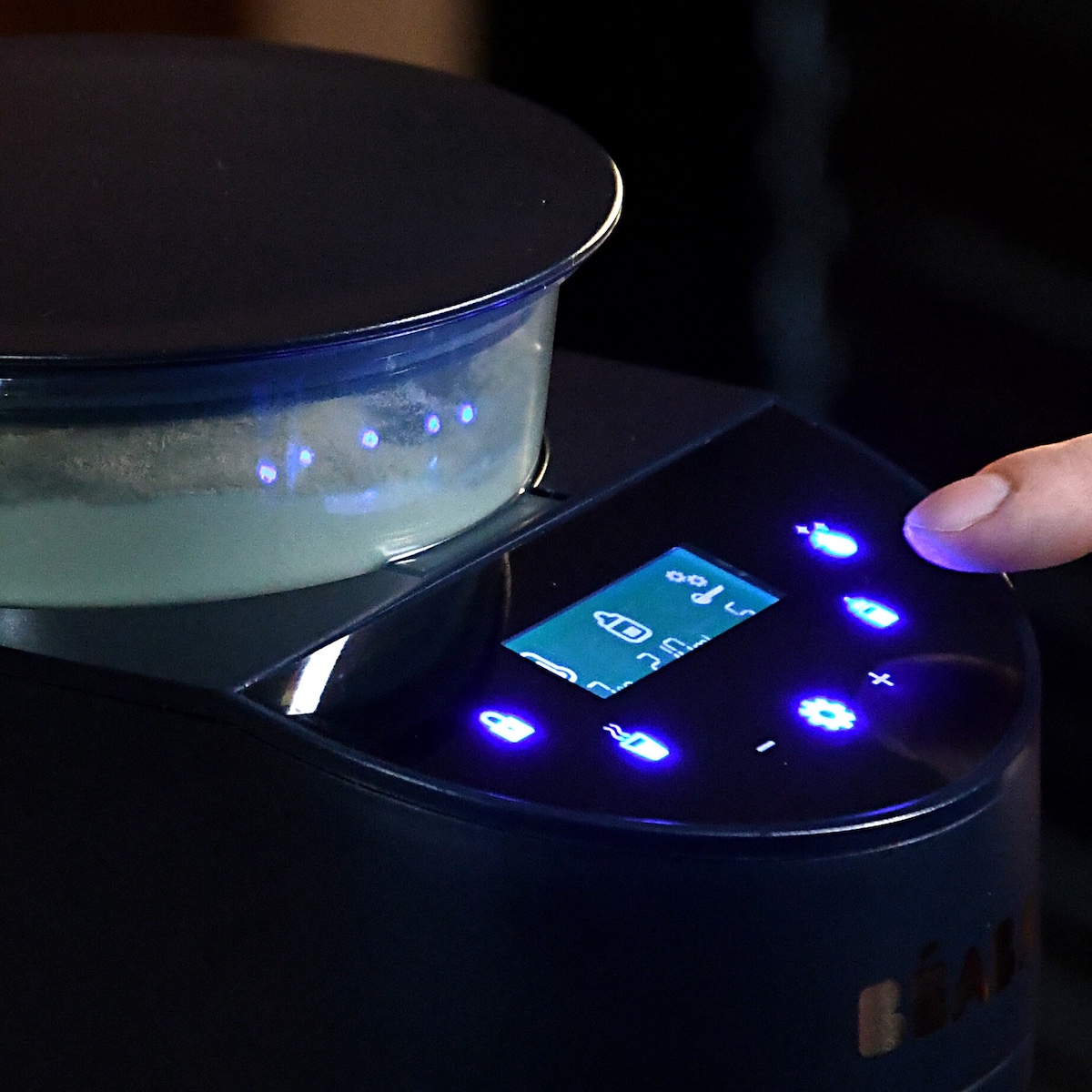 Préparateur biberons MILKEO Plus Beaba