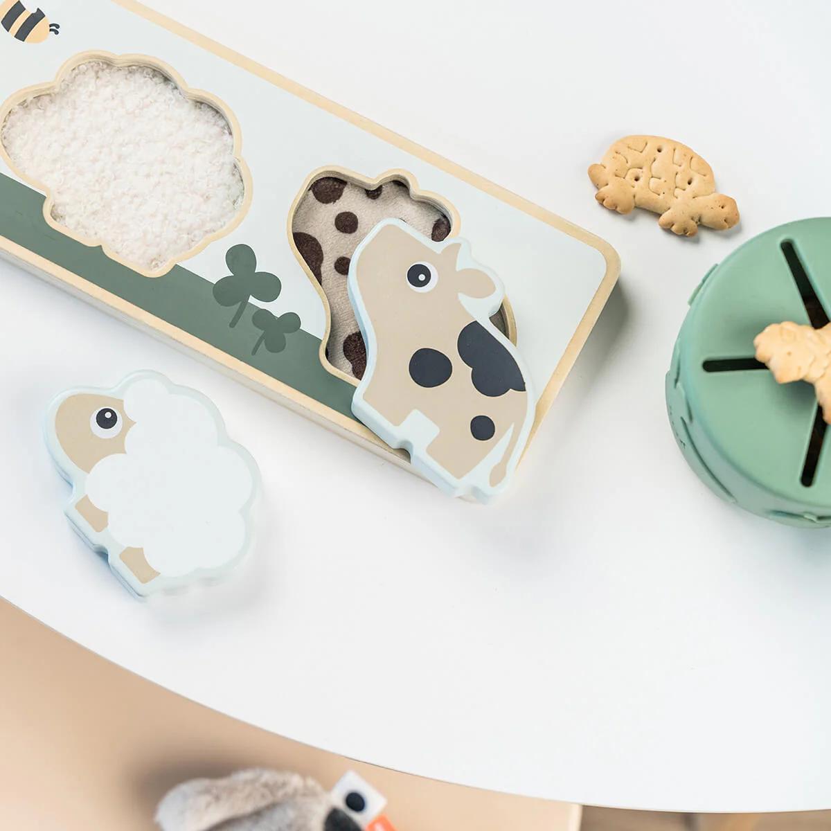 Puzzle sensorielle Tiny farm Done by deer Colour mix