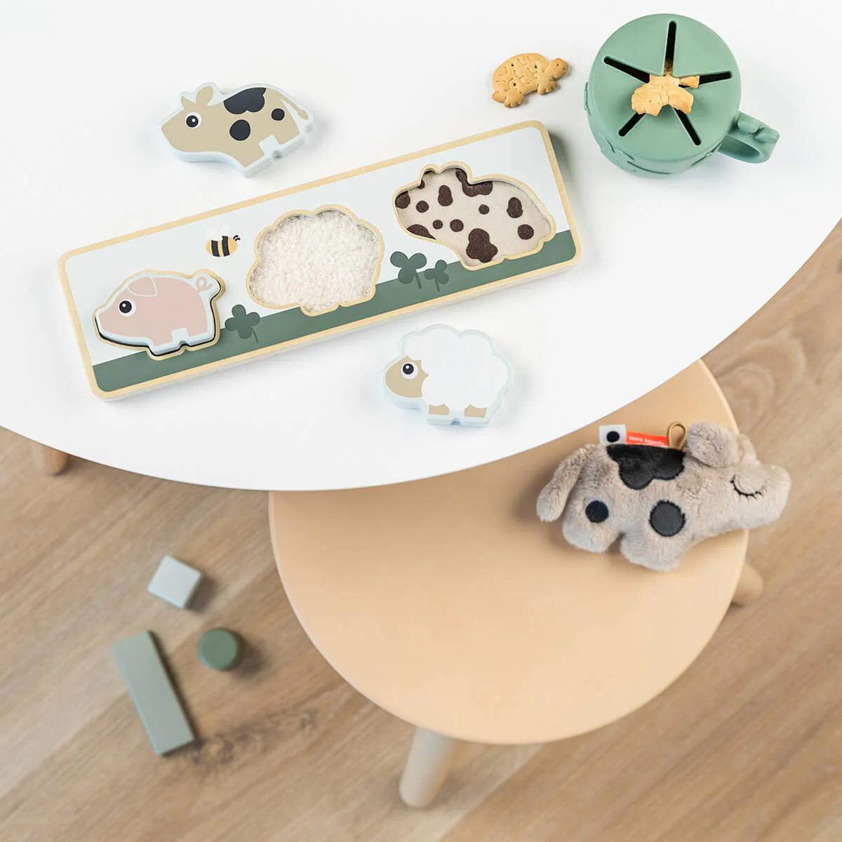 Puzzle sensorielle Tiny farm Done by deer Colour mix