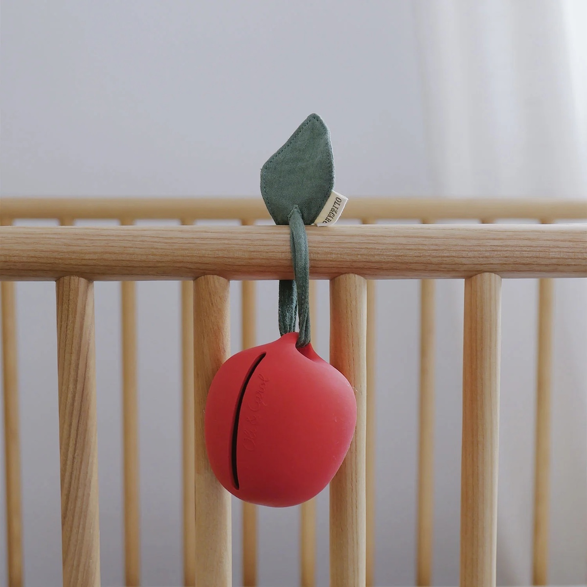 Range tétine PEPA THE APPLE Oli and Carol