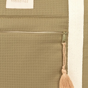 Sac à langer imperméable OPERA Nobodinoz olive green