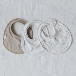 Set bavoirs+clip, mousseline + microsponge 25cm Bamboom white sand rosehip