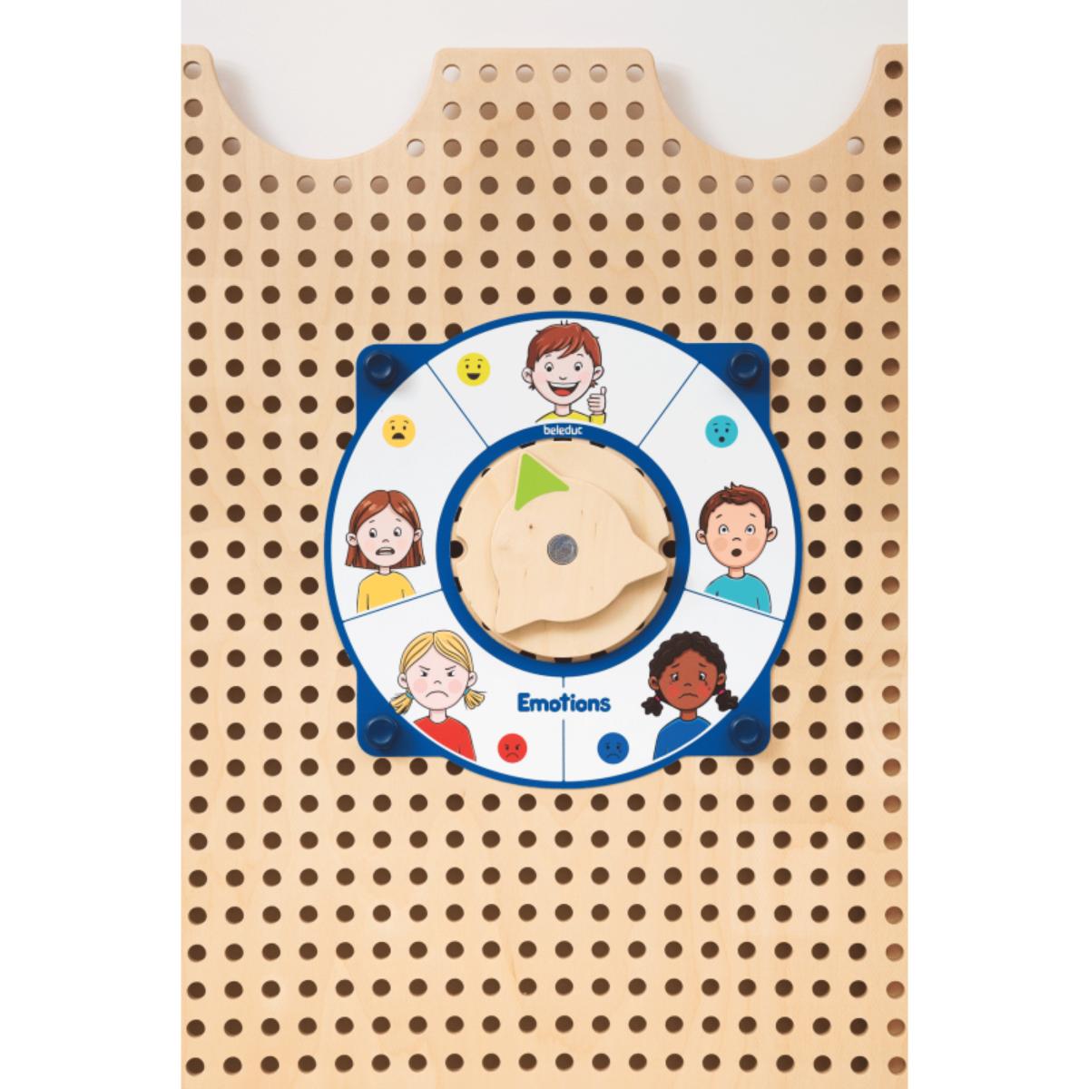 Set horloge & jeux d'actions Plug it Beleduc