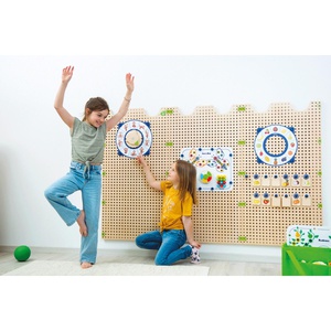 Set horloge & jeux d'actions Plug it Beleduc