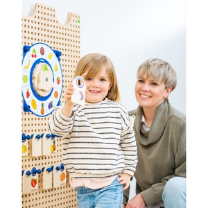 Set horloge & jeux d'actions Plug it Beleduc