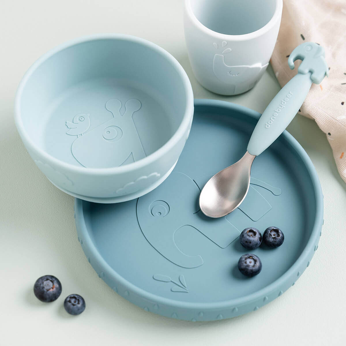 Set vaisselle silicone STICK&STAY Done by Deer Blue
