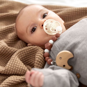 Soother Holder Wood/Silicone Moon rust Laessig