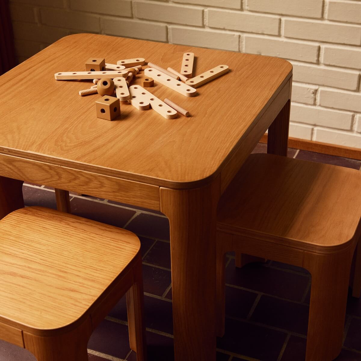 Table enfant petit NOVA Flexa oak veneer plywood