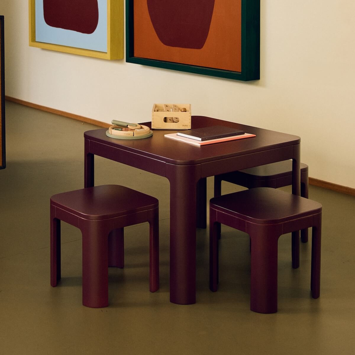 Table enfant petit NOVA Flexa pomegranate plywood