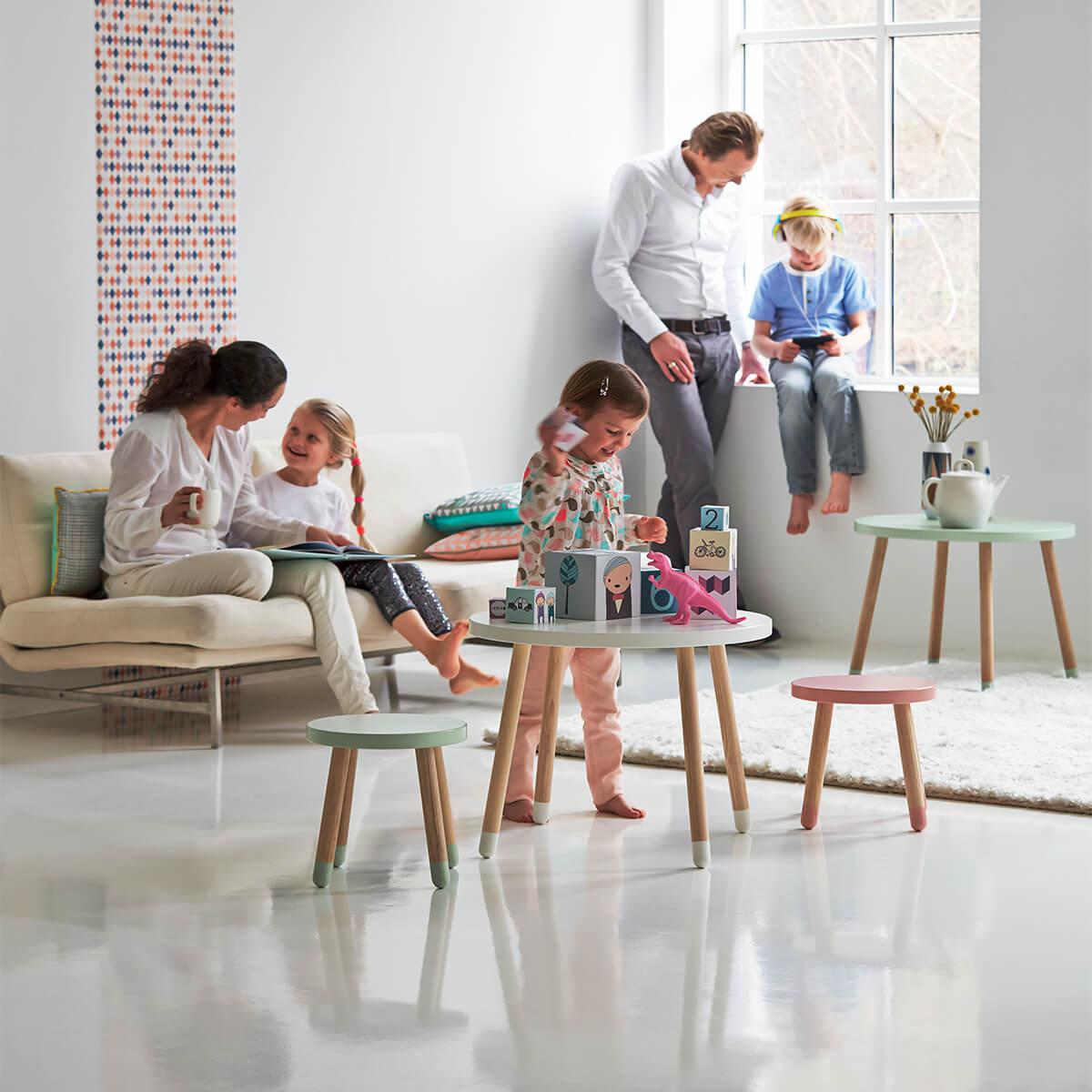 Table enfant ronde 60cm DOTS Flexa frêne-cherry