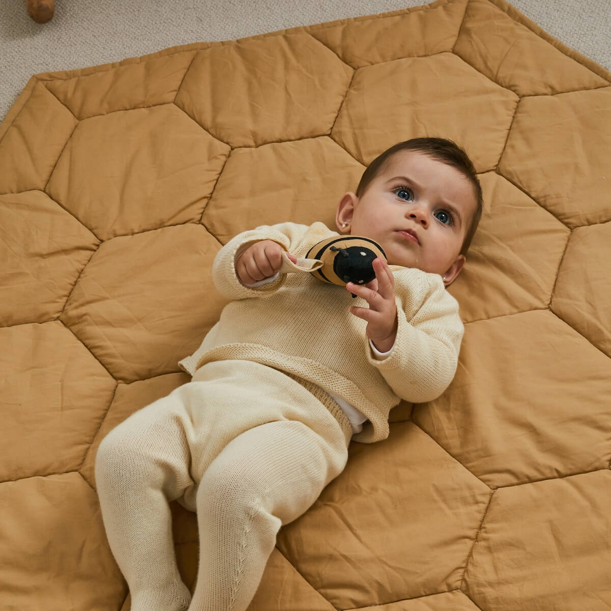 Tapis d'éveil 100x100cm HONEYCOMB Lorena Canals