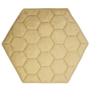 Tapis d'éveil 100x100cm HONEYCOMB Lorena Canals