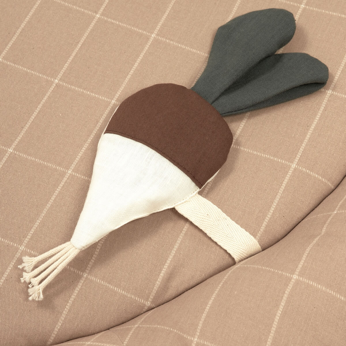 Tapis d’éveil PLAYGROUND Nobodinoz Veggies