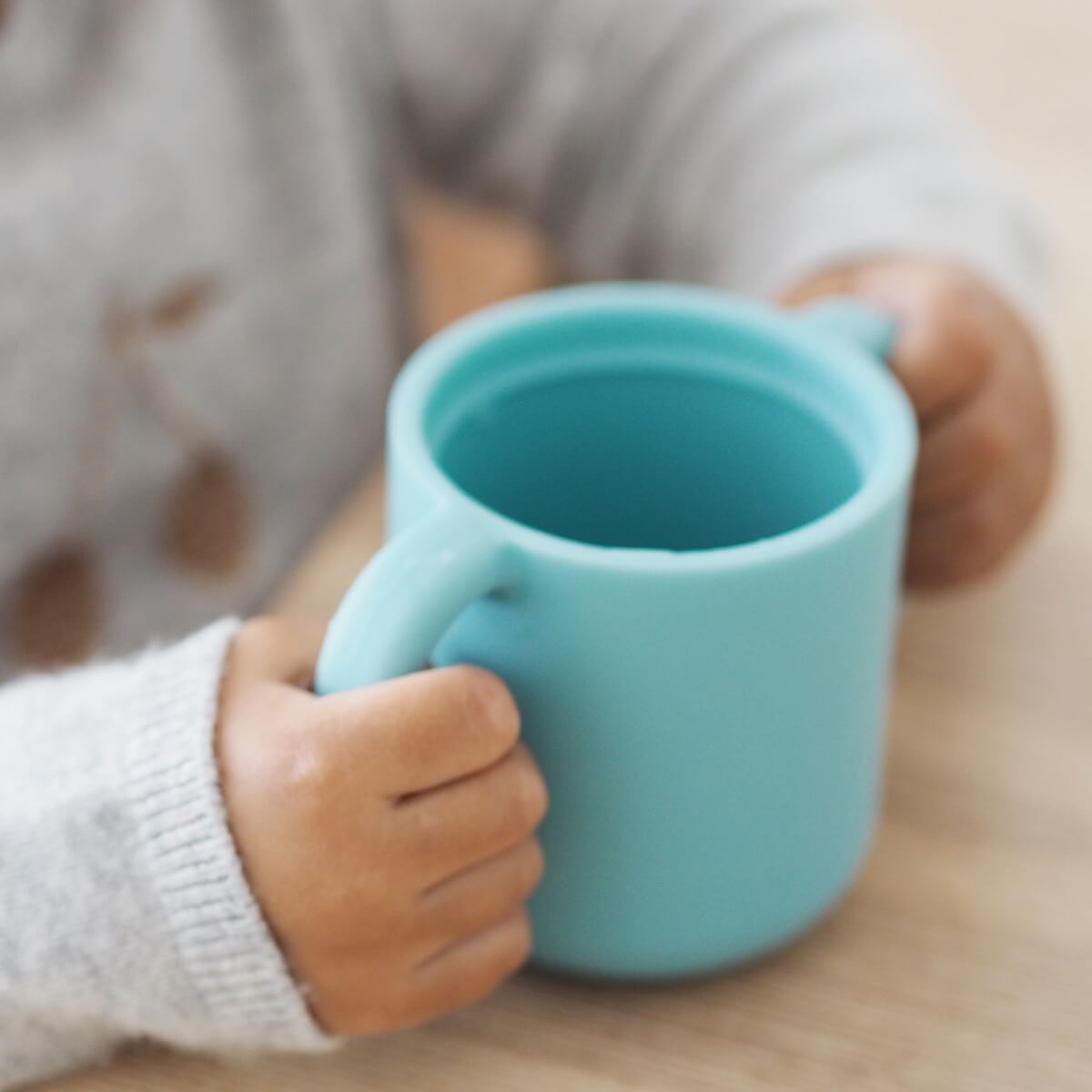 Tasse d'apprentissage silicone Beaba bleu