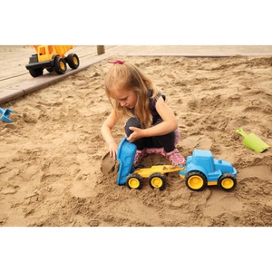 Tracteur avec remorque Beleduc