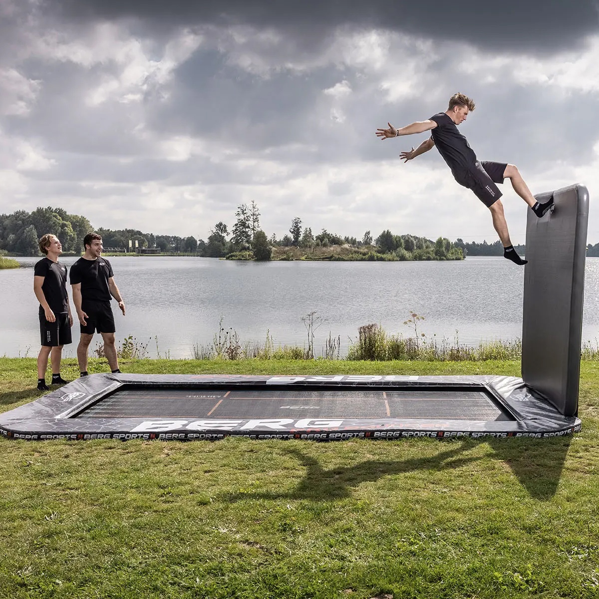 Trampoline 500cm FlatGround SPORTS ULTIM PRO BOUNCER + AeroWall Berg