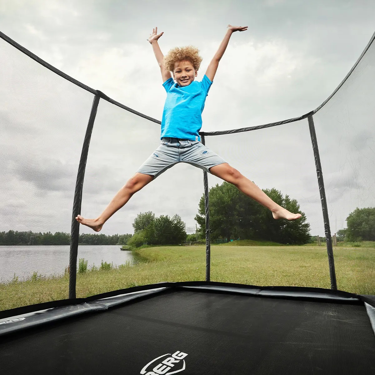 Trampoline 500cm FlatGround ULTIM CHAMPION + Safety Net Deluxe XL Berg grey
