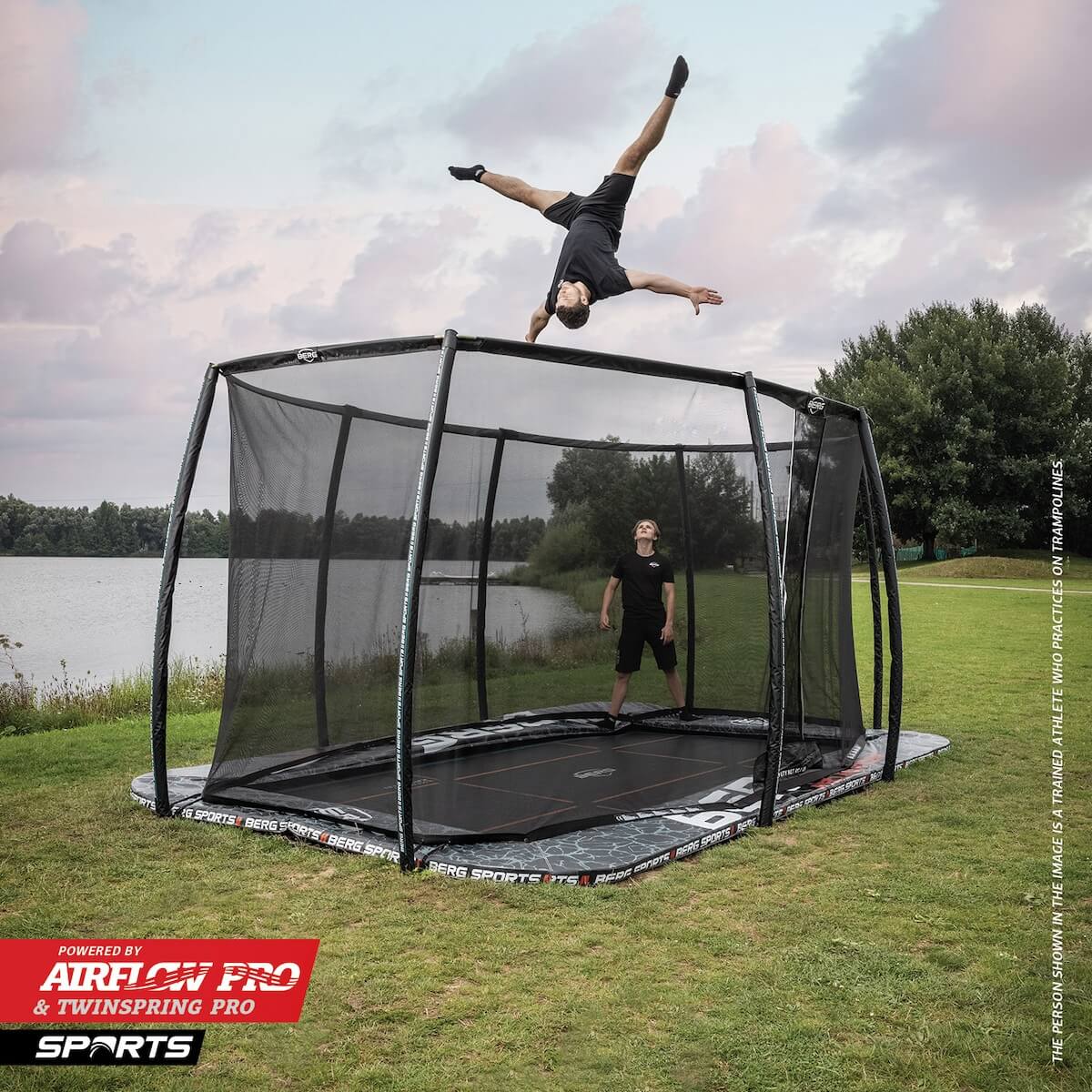 Trampoline 500cm FlatGround ULTIM PRO BOUNCER + Safety Net DLX XL Berg