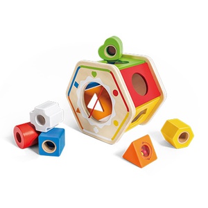 Trieur de formes en bois Hape