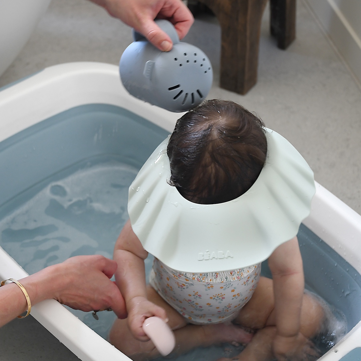 Visera baño silicona Beaba gris